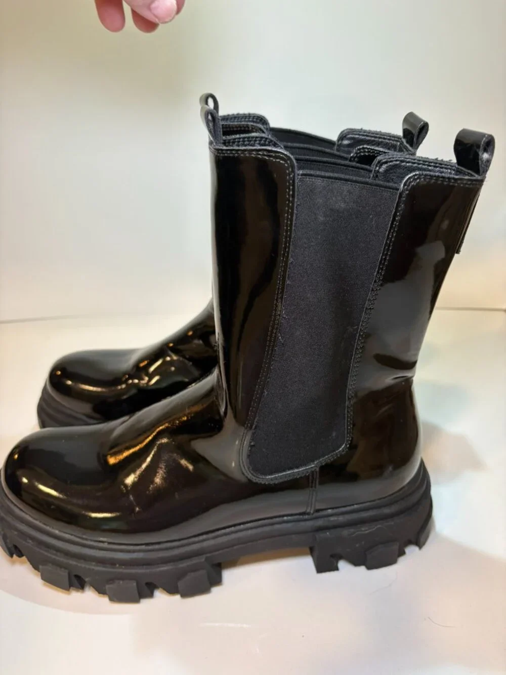 Dream Pairs DMB212 Chunky Platform Chelsea Boots Black Glossy Lug Sole Size 10
